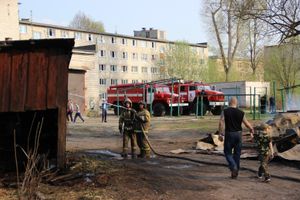 На пожаре в пр. Нелидовском ликвидировали открытое горение (ФОТО)