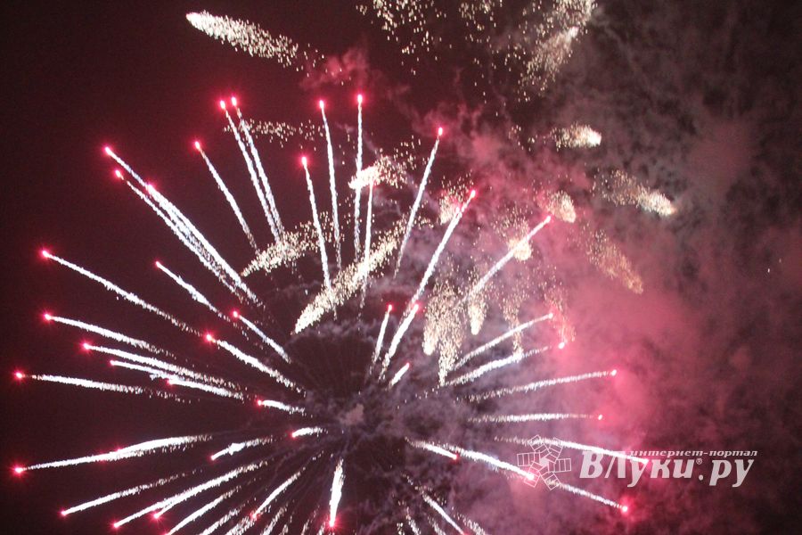 Великие Луки к встрече Нового года готовы (ФОТО)