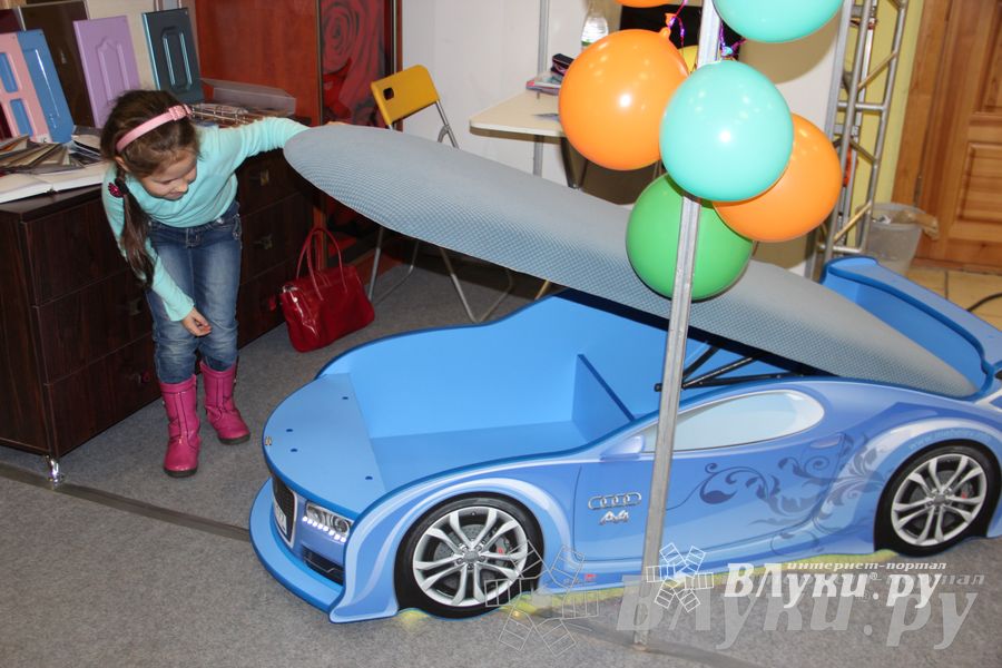 В Великих Луках начала работу 4-ая универсальная выставка