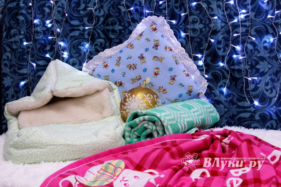 Пора покупать тёплые и яркие новогодние подарки (ФОТО)