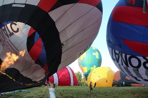 Сегодня вечером аэростаты плыли над городом (ФОТО)