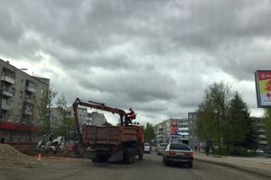 фотофакт: на пр-те Гагарина в Великих Луках продолжается ремонт 