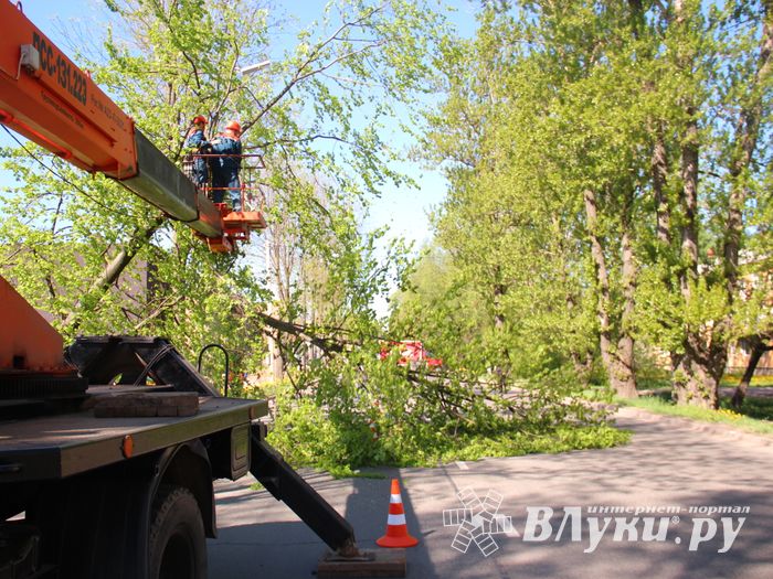 Авария устранена, движение по проспекту Гагарина возобновлено (ФОТО)