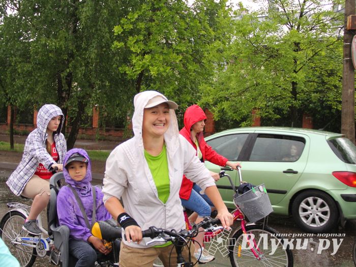 Зигзаг здоровья выполнили великолукские велосипедисты (ФОТО)