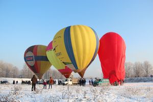 Над Великими Луками взлетели «Яблоки на снегу» (фото)