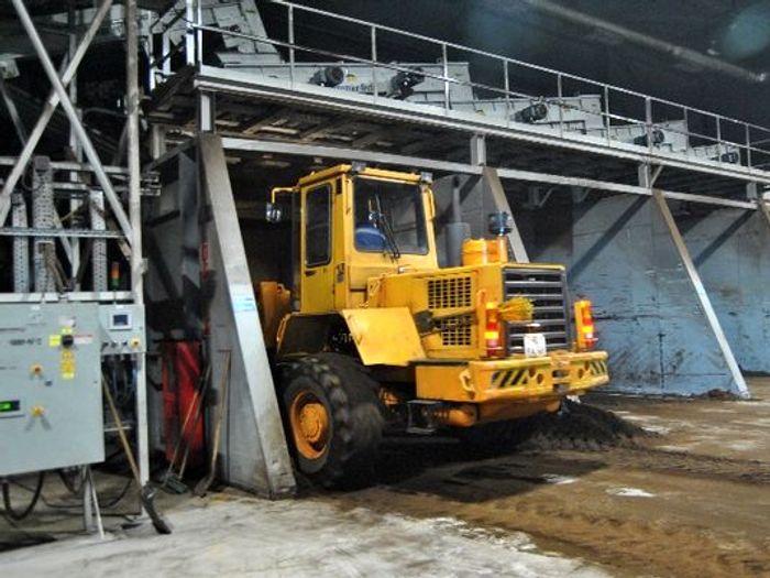 Разработка и добыча торфа ведется на месторождении «Гальский мох» с применением современной специальной техники.