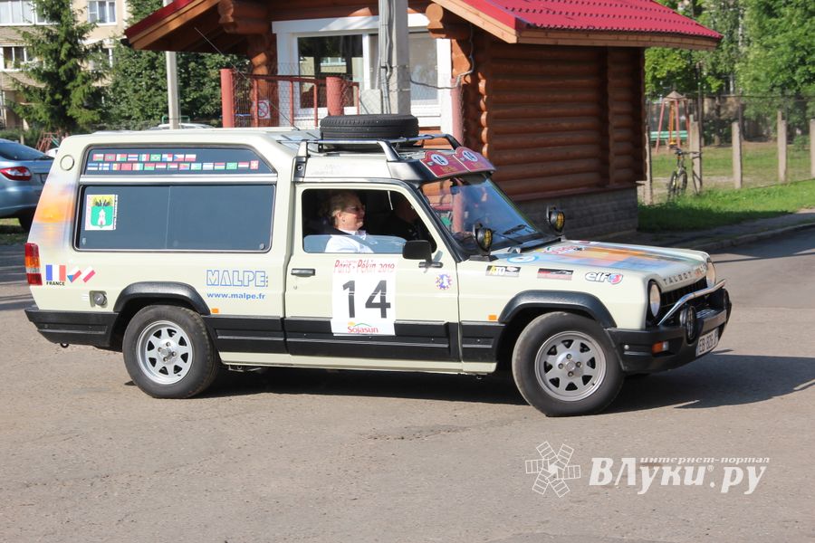 Ретро-автомобили побывали в Великих Луках (ФОТО)