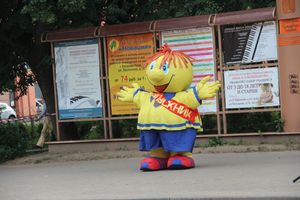 Великолукской «Бригантине» пришлось поплавать под дождём (ФОТО)