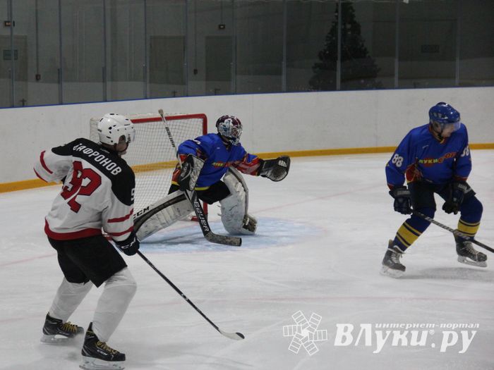 ХК «ЛукиСпорт» разгромила команду Невеля (ФОТО)