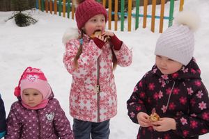 В детских садах Великих Лук отмечают Масленицу (ФОТО)