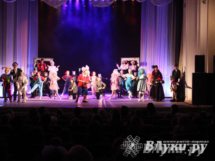 ​В городском ДК им. Ленина состоялась премьера музыкальной сказки «Буратино»