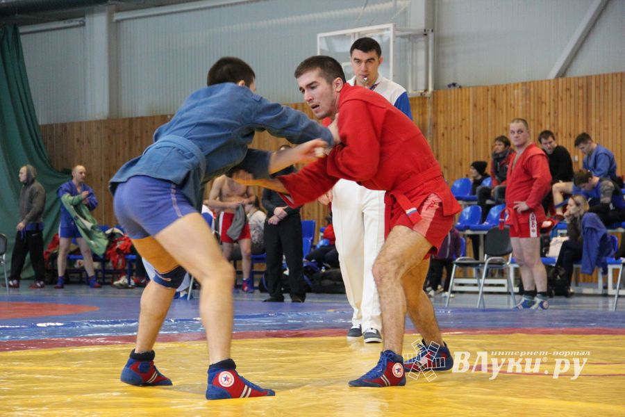 Всероссийские соревнования по самбо проходят в Великих Луках (ФОТО, 0+)