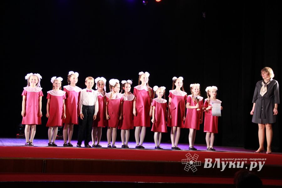 В ДК ЛК состоялся итоговый концерт фестиваля «Великолукская веснянка» (ФОТО)