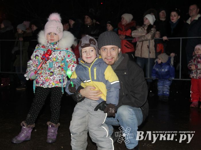 Великие Луки к встрече Нового года готовы (ФОТО)