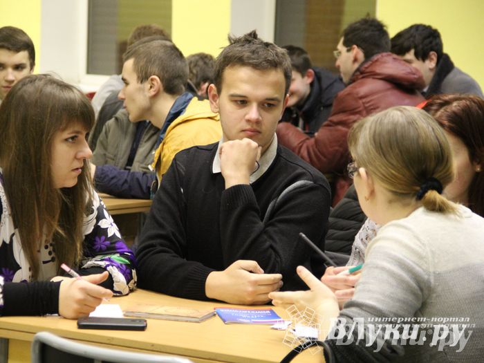 Четвертый тур игр «Что? Где? Когда?» состоялся вчера в ДК ЛК (фото)