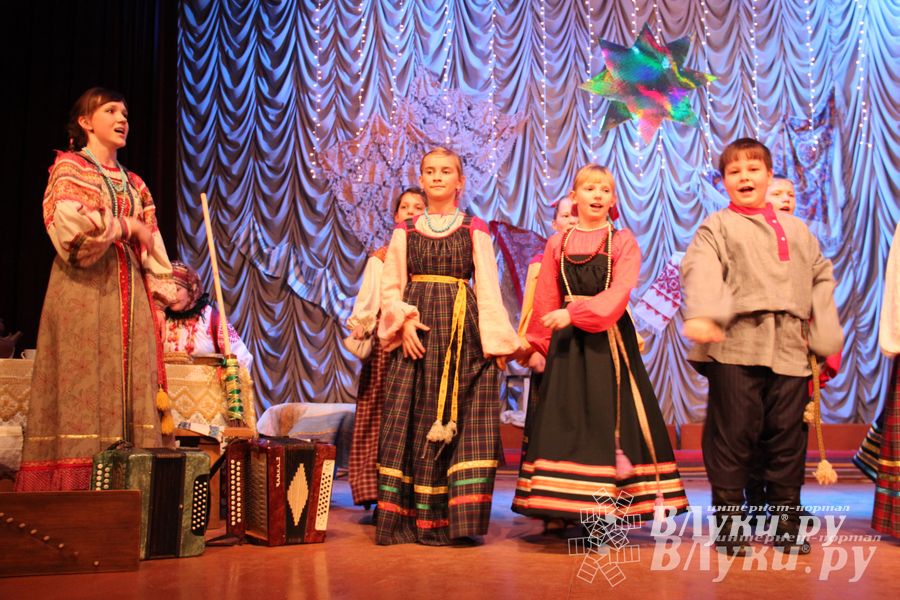  Рождественский концерт ансамбля «Заряница» прошел в Великих Луках (фото)