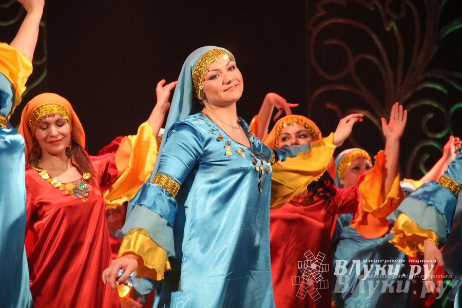 В ДК им. Ленина состоялся отчетный концерт студии восточного танца «Восточные сладости» (фото)