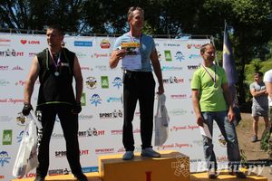 В Великих Луках состояли соревнования по подтягиванию на турнике (фото)