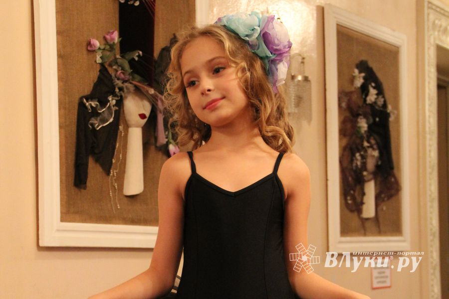 Фотосессия финалисток конкурса «Маленькая красавица Великие Луки 2014»