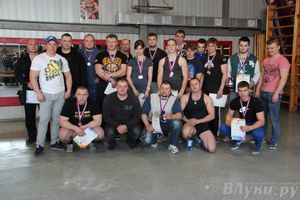 Первенство по русскому жиму штанги и силе хвата прошло в Великих Луках