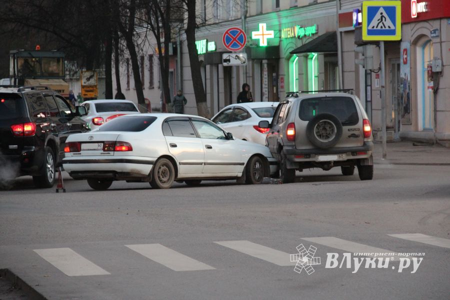 ДТП на перекрёстке Ленина-Зверева (ФОТО)