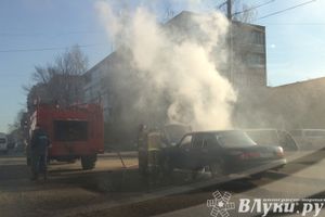 ​В Великих Луках горела «Волга» (ФОТО)