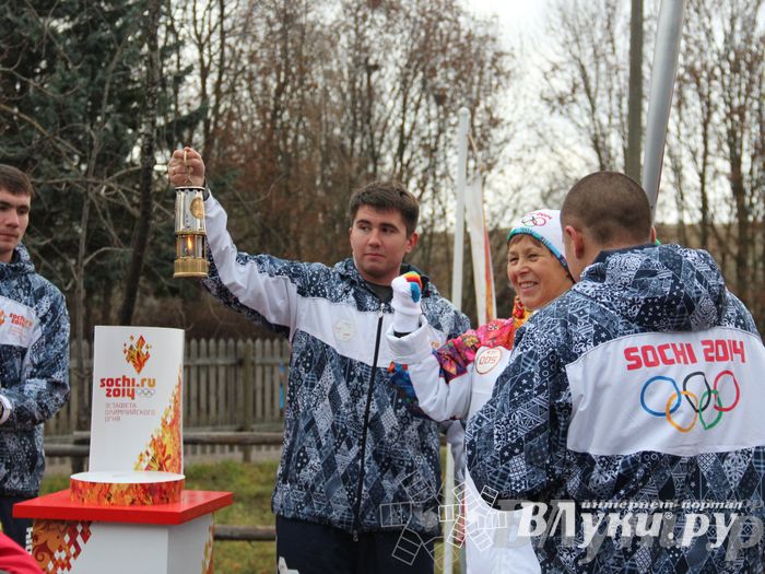 Эстафета Олимпийского огня в Изборске и Пскове