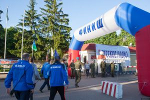 В День России Андрей Турчак принял участие в Марше Мира Воздушно-десантных войск (фото)