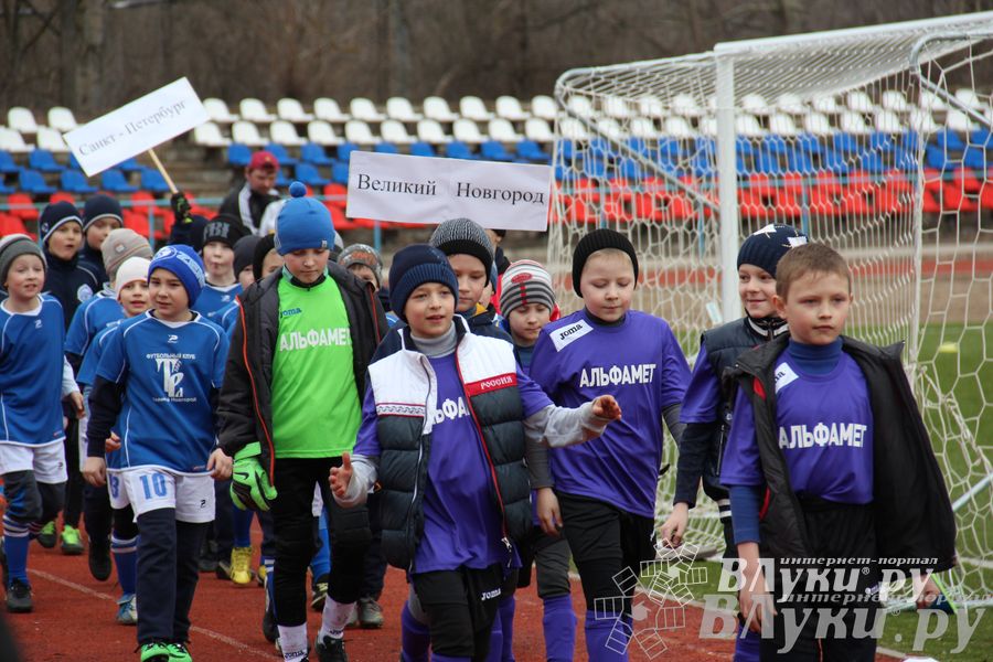 В Великих Луках прошел международный детский турнир по футболу «Наши надежды»