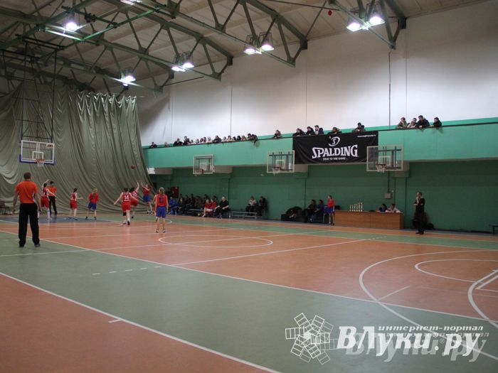 В Великих Луках прошли финальные игры муниципального этапа «КЭС-Баскет» (фото)