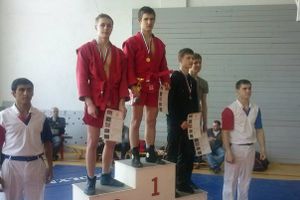 Великолукские спортсмены завоевали 19 призовых мест на турнире по самбо в Пскове (фото)