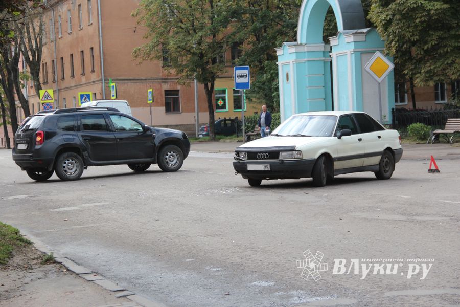 ДТП на перекрёстке Пушкина/Либкнехта (ФОТО)