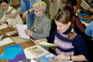 В детской художественной школе прошел мастер-класс «Новогодняя композиция» (ФОТО)