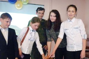 Кинологи себежской таможни рассказали школьникам о подвигах и буднях служебных собак (фото)