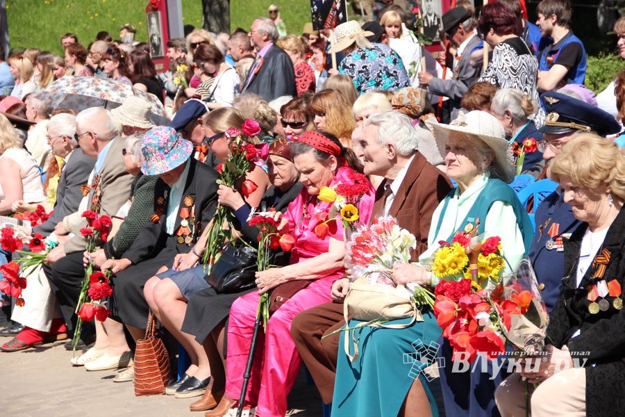 Великолучане отпраздновали День победы (ФОТО)