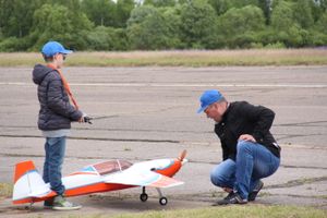 В Великих Луках проходит 7-й Фестиваль авиамодельного спорта (ФОТО)