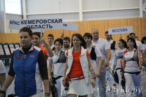 В Великих Луках состоялось открытие Чемпионата России по стрельбе из блочного и классического лука (фото)