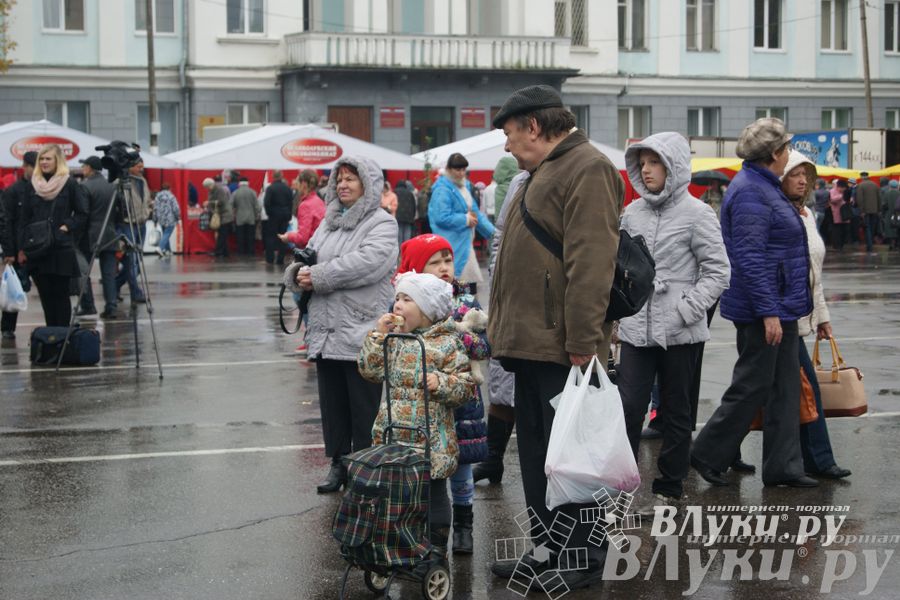 ​Универсальная торговая ярмарка «Осень – 2014» состоялась  в Великих Луках