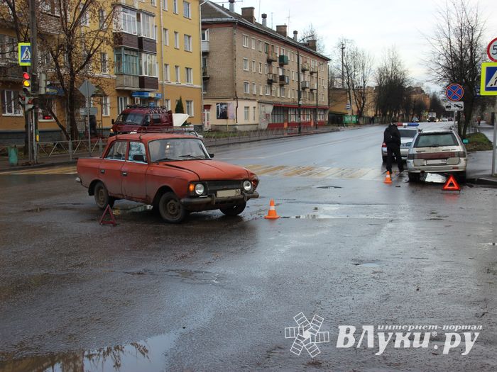 ДТП на перекрёстке Октябрьский-Первомайская (ФОТО)