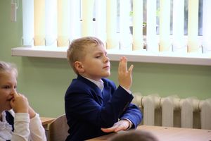 Первоклассников школы №13 посвятили в пешеходы (ФОТО)