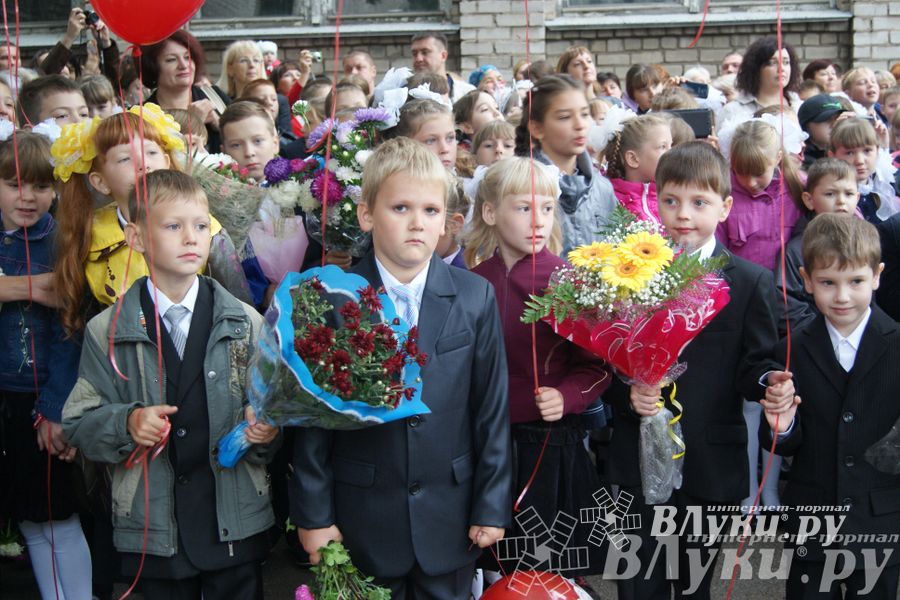 Школы города отметили 1 сентября (фото)