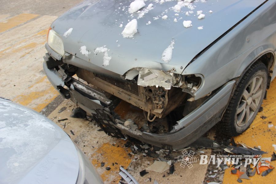 Лобовое ДТП на улице Печорской в Великих Луках (ФОТО)