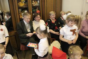 Юные великолучане отметили День победы (ФОТО)