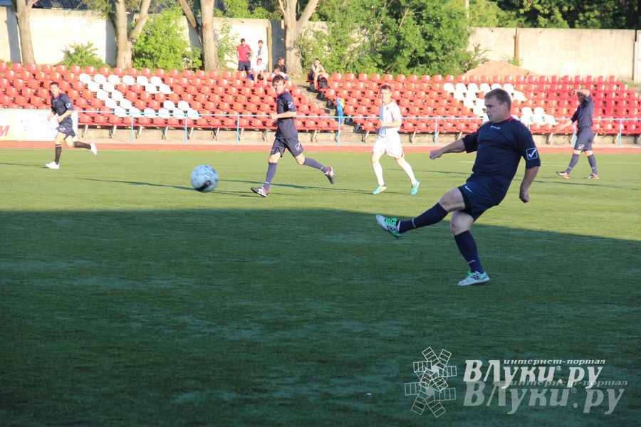 В Великих Луках команда «КПРФ» обыграла команду «Спартака» (фото)