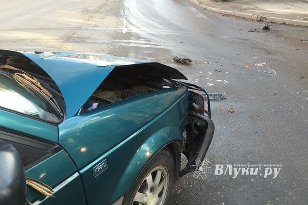 В Великих Луках произошло ДТП