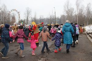 В Великих Луках состоялись проводы Широкой Масленицы — 2015