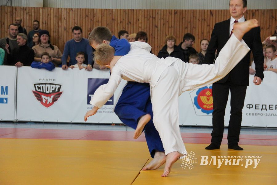 В Великих Луках прошли соревнования по дзюдо (ФОТО)