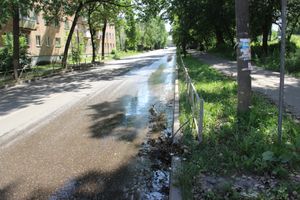 Проживающим на улице Энгельса великолучанам советуют запастись водой (ФОТО)