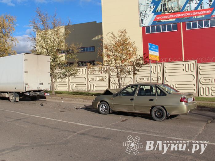 Пр-т Октябрьский не поделили великолучанин и пскович (ФОТО)