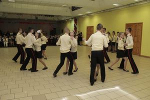 В Великих Луках состоялся кадетско-лицейский бал (ФОТО)